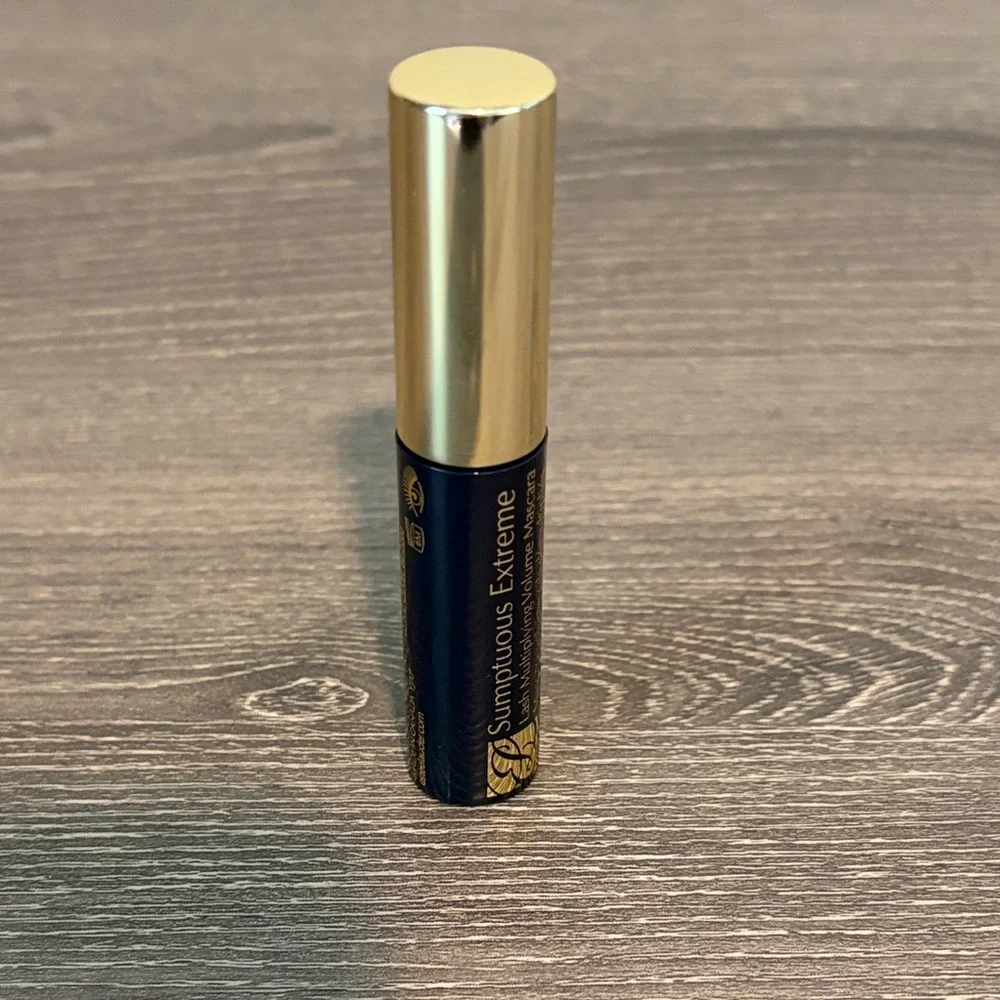 ❤️$5 NWT Estee Lauder Sumptuous Extreme Mascara in Extreme Black